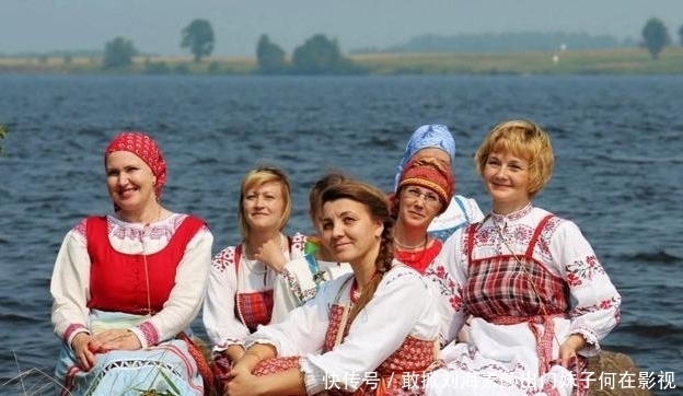 俄罗斯人名里的斯基与夫,都是什么意思