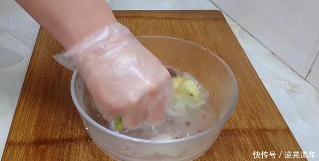 丸子|不管炸什么丸子,都别直接下锅,教你简单一做,过年5斤不够吃!