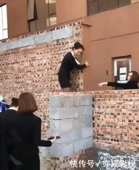 足球|让妹纸来告诉你什么才叫颠足球,哈哈哈哈