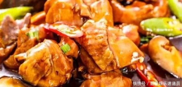 耳朵|简单家常菜：黄焖鸡块，葱香猪耳朵，香菇栗子鸡