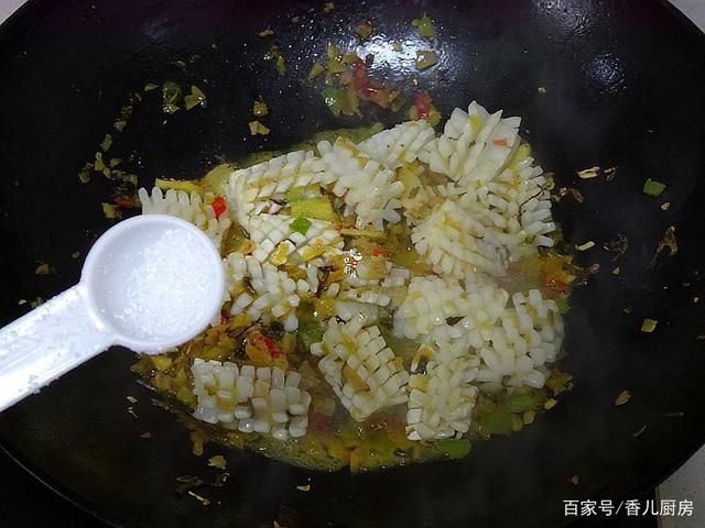 鱿鱼花卷|天一热,家里最馋这菜,鲜辣酸爽,肉嫩肥美,开胃下饭