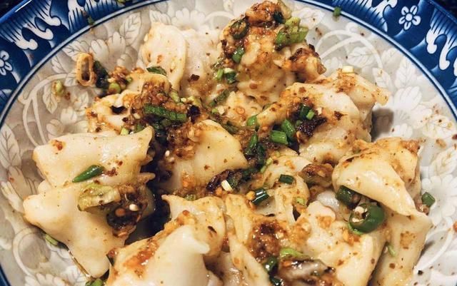  冰淇淋|美味不用等，香肠、蛋黄酥、半芝士布丁烧、抄手、草莓芝士蛋糕