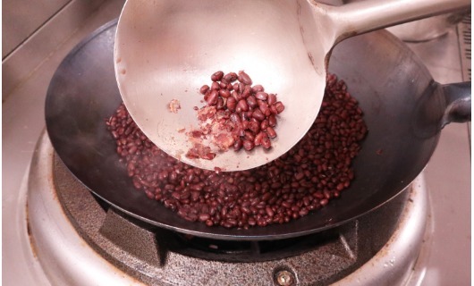 快速|豆沙馅:红豆不用泡、煮完不用炒,超简单快速做红豆沙