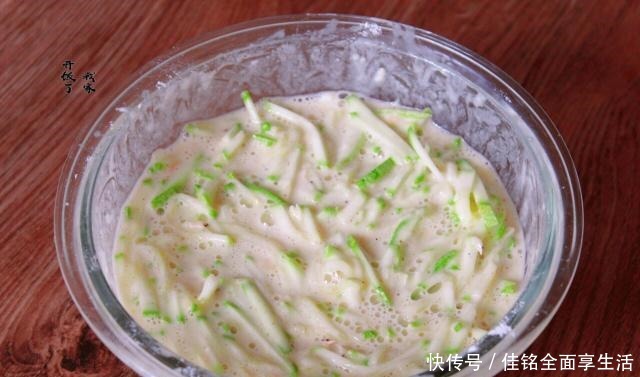 学会|学会这烙饼,不和面不揉面,连炒菜都省了,3分钟做好,懒人必学