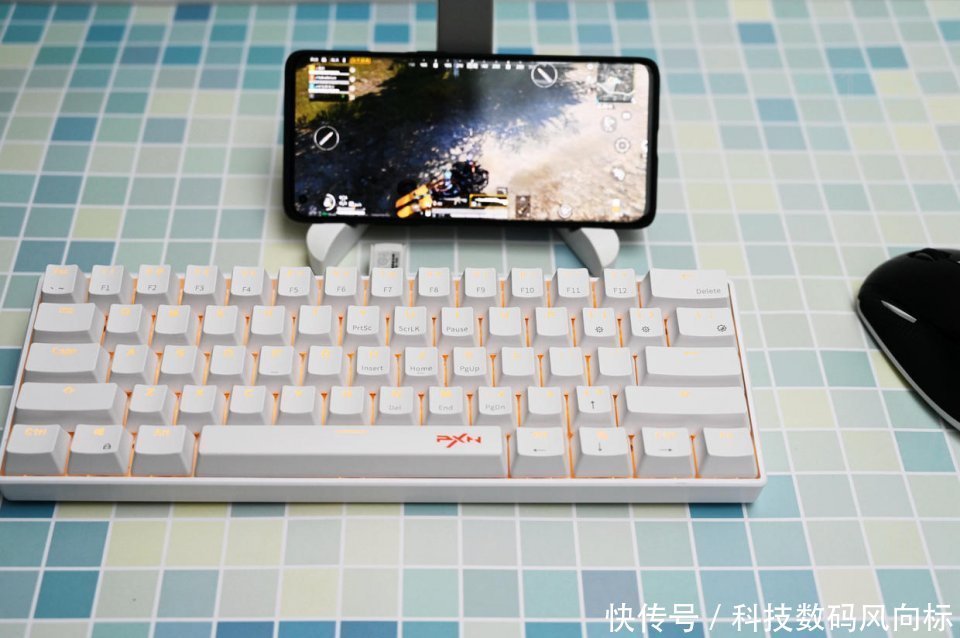 游戏|畅玩三端游戏,吃鸡快人一步,莱仕达K30游戏机械键盘体验