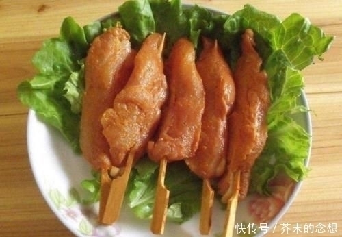 图五|七种造假食物,图五像在吃塑料,网友全部都吃过,我没救了