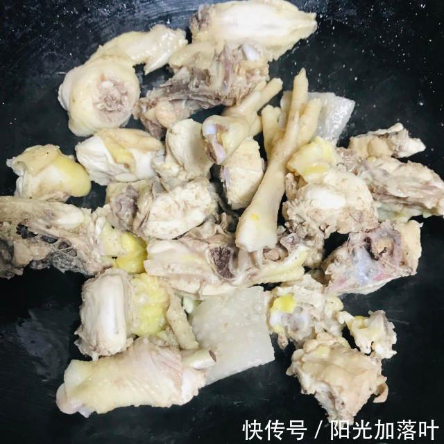  板栗|板栗烧鸡，透着屏幕都流口水