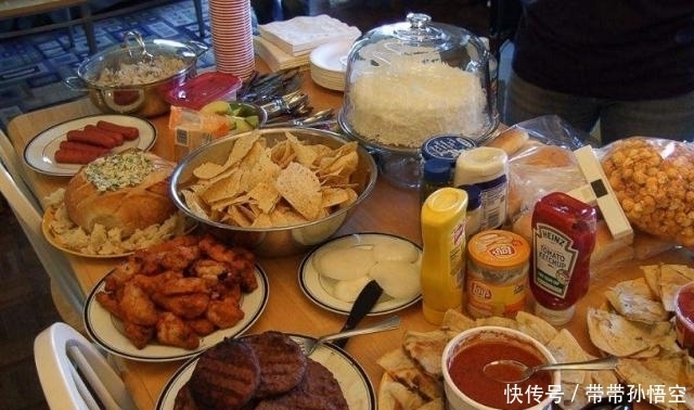 差距|日本人请吃饭,美国人请吃饭,中国人请吃饭,差距真大!