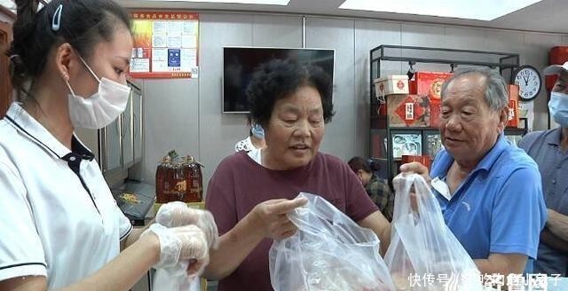 味道|销售火爆!排队一个多小时只为尝尝“老味道”