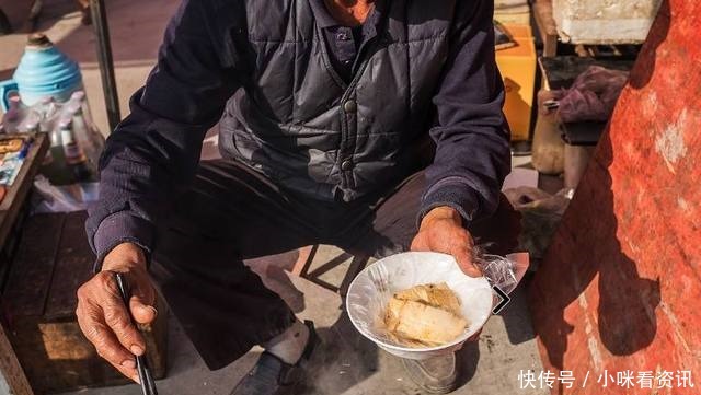 熏豆腐|农村大集热火朝天的美食,让人你还、人间美味!