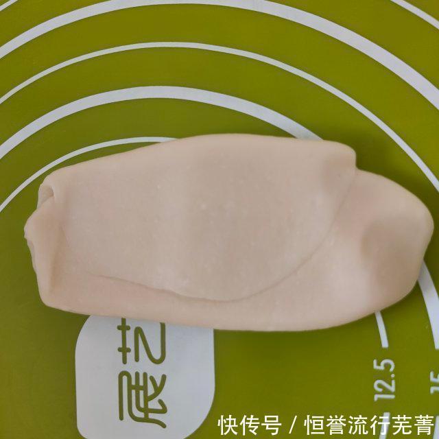 蛋黄|蛋黄酥,自己做的吃着更健康