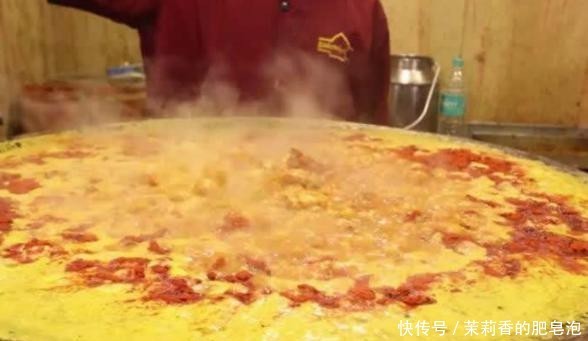 拉肚子|来到印度吃早餐,女子刚拿起馅饼下嘴,导游:不怕拉肚子你就吃吧