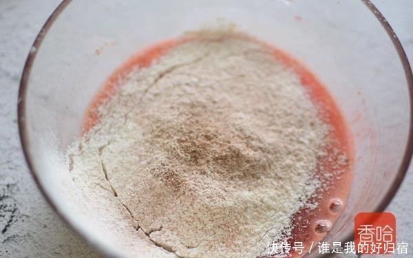 好吃|免打发!零失败的红丝绒玛德琳蛋糕,外脆内软超好吃