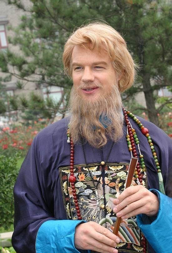 居然|一个被虚构出来的中国人,居然被西方人所忌惮,一直害怕到今天