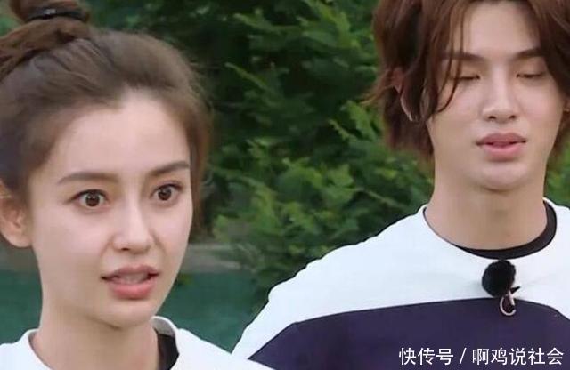 奔跑|Baby在《奔跑吧》卸妆,当导演关掉滤镜美颜,差距一目了然