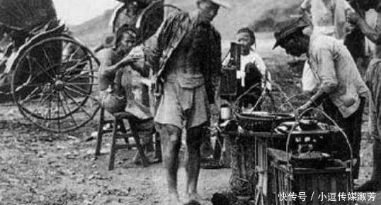 二郎腿|晚清真实老照片:跷二郎腿的书生,最后一张是李鸿章的孙子