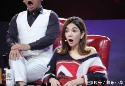 选手|蒙面唱将:选手服装意外掉落,评委尴尬转过身,现场不淡定了