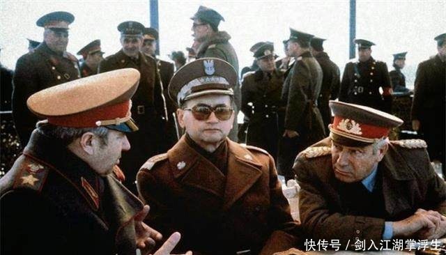 降有|布拉格之春，苏军压境，18万捷克军队为何不战而降有两点很重要