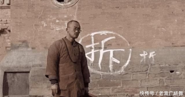  大片|豆瓣8.2分：画质差，演员丑，只用4万块，就吊打多数国产大片