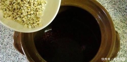  体内|红豆和它“天生一对”，夏天常喝，减轻体内湿气，女性最要喝
