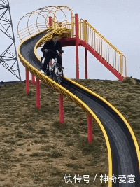  女子|同事的闺蜜，大家都说右边的最漂亮，但我果断选择了白衣女子