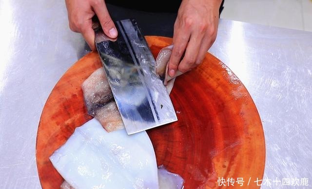 盐水|海边人做鱿鱼有一套,盐水生滚鲜鱿鱼,出锅鲜香弹脆,太好吃了