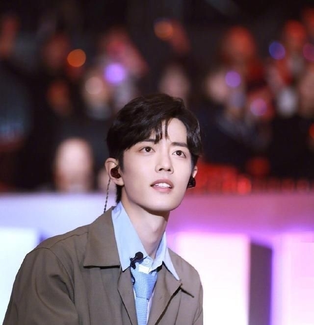  东方|《东方卫视》宣传片三次提及肖战，来看舞台上的百变肖战