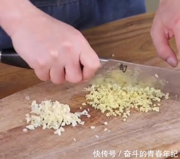 茄子|东北妈妈地三鲜这样做,味道鲜美,软糯绵软,外焦里嫩,绝了