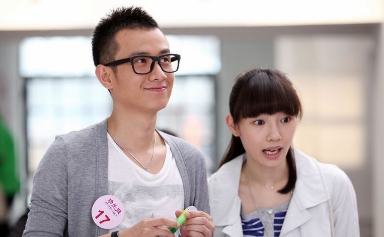 父亲|“一指禅女王”陨落记