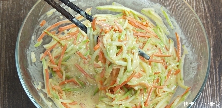 做法|早餐饼新做法,5元成本10分钟出锅,全家人都爱吃,看完包你学