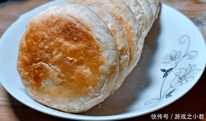 酥饼|做酥饼时,牢记2大技巧,不用烤箱,香酥可口层次多,特好吃