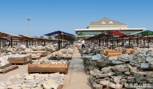 毛料交易|走下神坛的中国“玉都”：石头还能再疯狂？