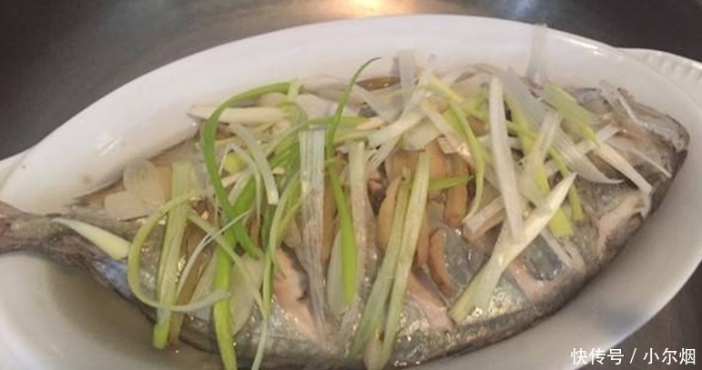 做出来|蒸鱼时, 万万不要直接下锅蒸, 多加这1步, 鱼肉超嫩没有一点腥味
