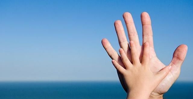 女子|遗弃9月大婴儿,00后女子落网哭诉:没钱养不起