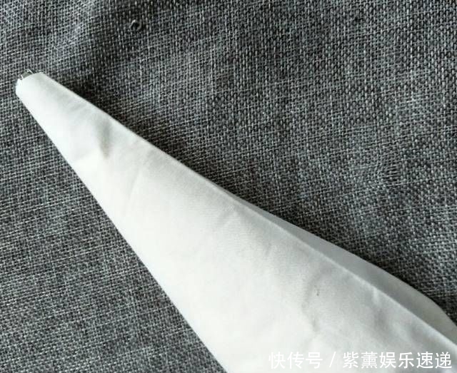 饼干|自制的简单饼干，奶香美味的，不要错过