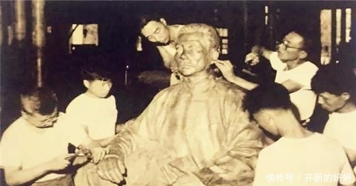 崩开|鲁迅下葬之谜: 铜棺突然崩开, 里面全是紫水