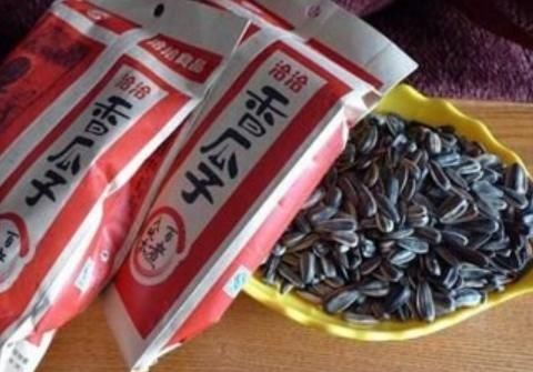 辣条|别再嫌弃辣条了,这3种零食比它还“脏”,你却傻傻吃得挺开心