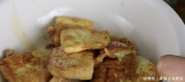 饭菜|香菇焖豆腐,简单的家常做法,下饭菜特别香!