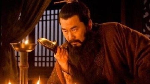  后人|他是曹操帐下第一谋士, 却被曹操活活逼死, 儿子报仇杀光曹家后人