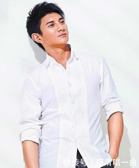 白衬衫|当黄子韬穿上白衬衫,再没有人敢笑他丑了