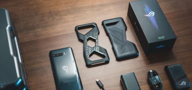 快速|270Hz采样率+144Hz刷新的新电竞手游利器ROG游戏手机3快速体验