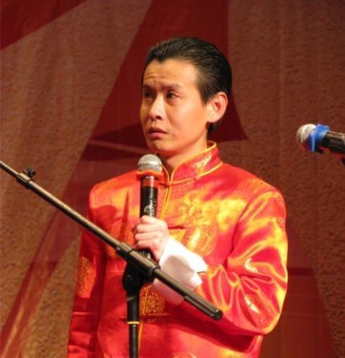 正式|郑宏伟和王声闹翻以后，发文为卢鑫点赞，正式加入相声新势力了？
