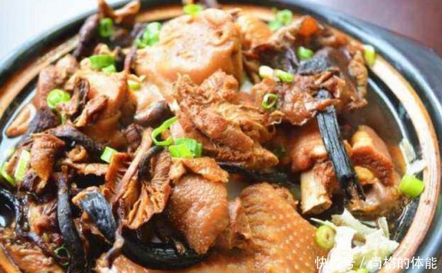 就可以|一道地地道道的东北菜,营养价值很高,美味的小鸡炖蘑菇
