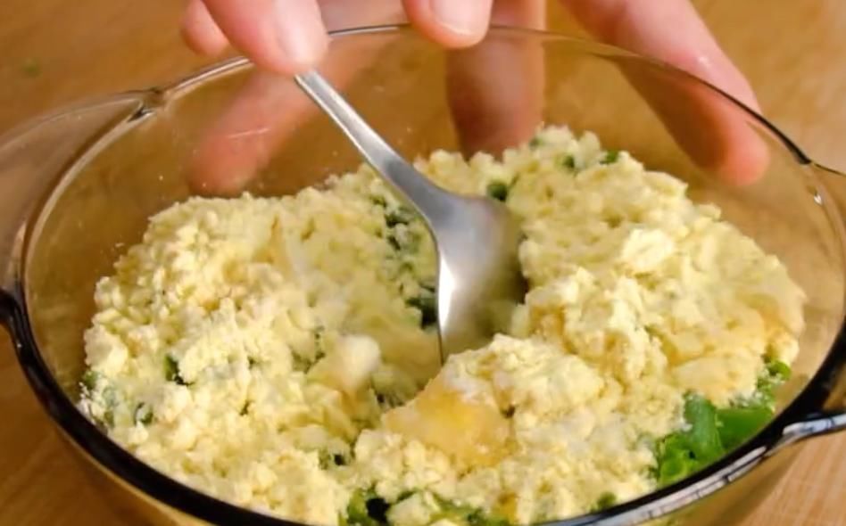 美食|经典美食“葱花饼”,葱香四溢,酥脆可口,好吃到停不下来