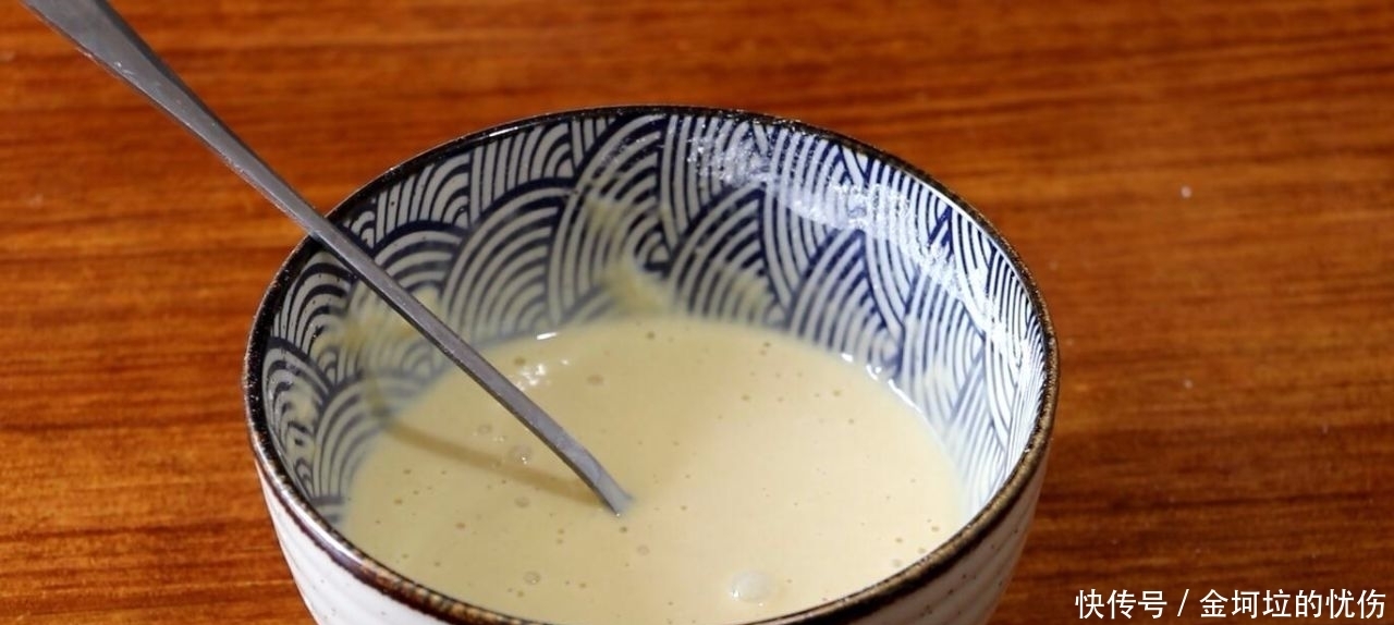 鸡翅|我教你怎么用酱油炒鸡翅。吃东西的时候不需要吐骨头。鸡肉又嫩又多汁