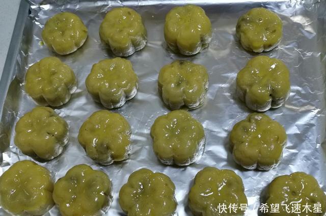 广式|自制广式月饼,不用转化糖浆和碱水,香酥可口,比外面卖的还好吃