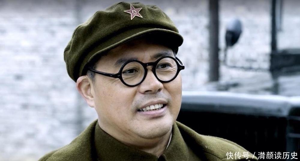 李克农将军|李克农听闻陈赓逝世的噩耗，把手中酒杯摔地，说：“少一知己，喝酒没味了”