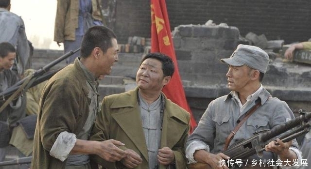 捧场|娱乐圈唯一养鸡的男明星,半个娱乐圈都要去捧场,后来成这样