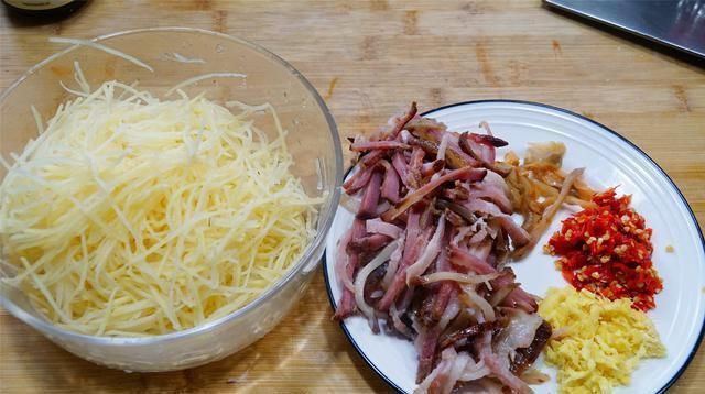  特鲜|开春了，家人最馋此菜，蒸一蒸8分钟上桌，特鲜香，次次都不够吃