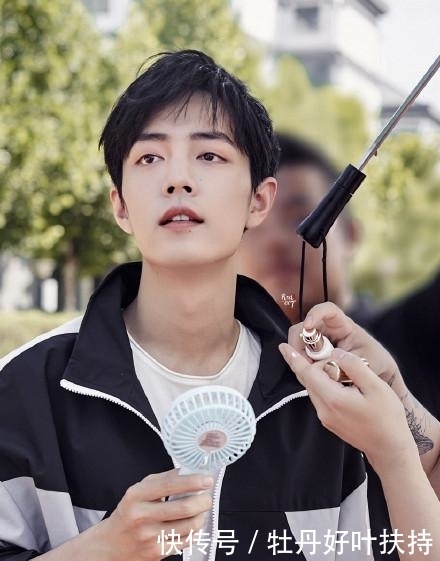  学生|小飞侠“有心”了！肖战学生时代“佳作”竟被保留至今，泪目了